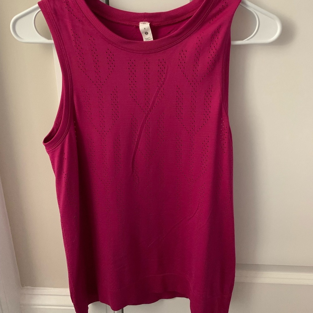 Lululemon Swiftly Breathe Muscle Tank Size 4 EUC!